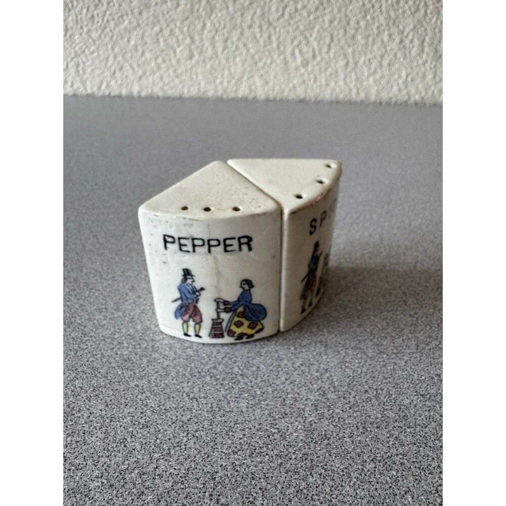 Vintage Japan Ceramic Pepper & Spice Shaker Set Colonial Dutch Couple 2” MCM
